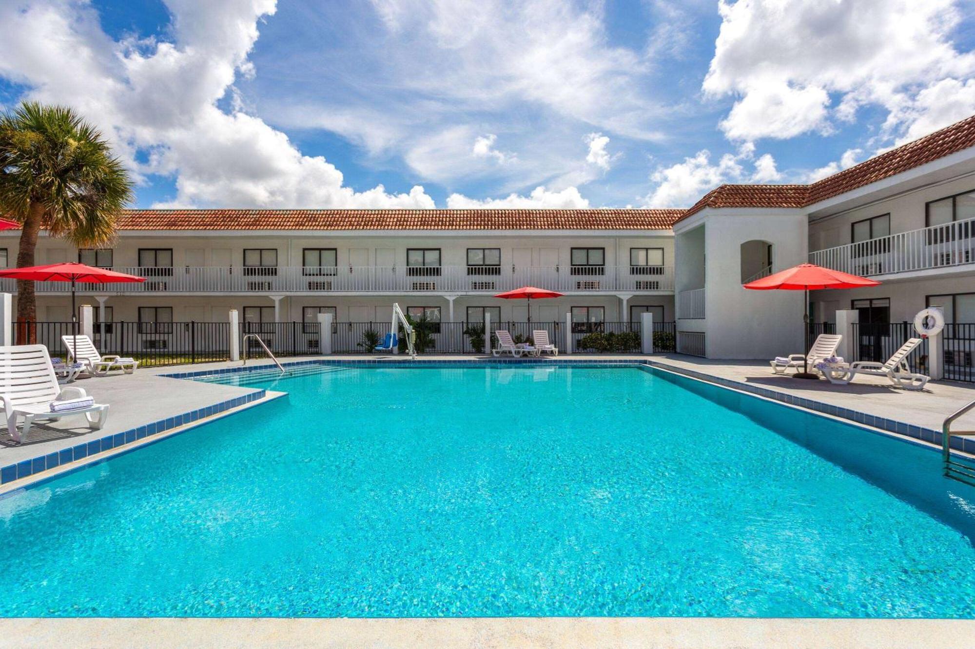 Developer Inn Express Fundamental, A Travelodge By Wyndham Kissimmee Εξωτερικό φωτογραφία