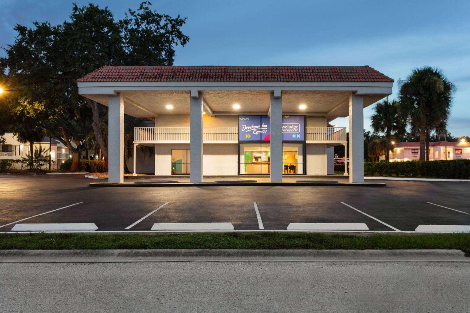 Developer Inn Express Fundamental, A Travelodge By Wyndham Kissimmee Εξωτερικό φωτογραφία